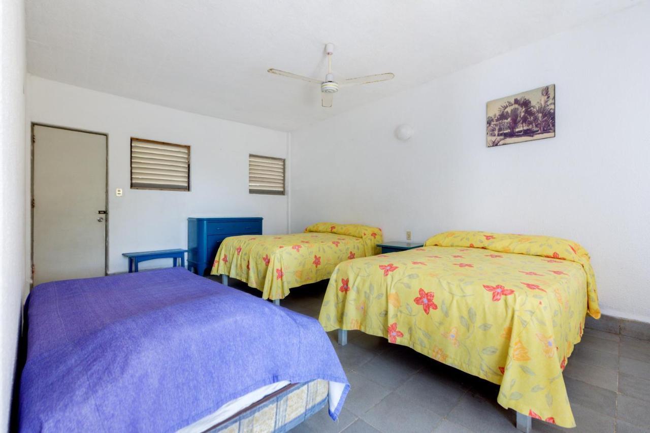 Oyo Hotel Belmar,Caleta, Acapulco Extérieur photo