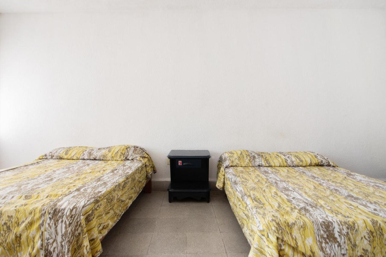 Oyo Hotel Belmar,Caleta, Acapulco Extérieur photo